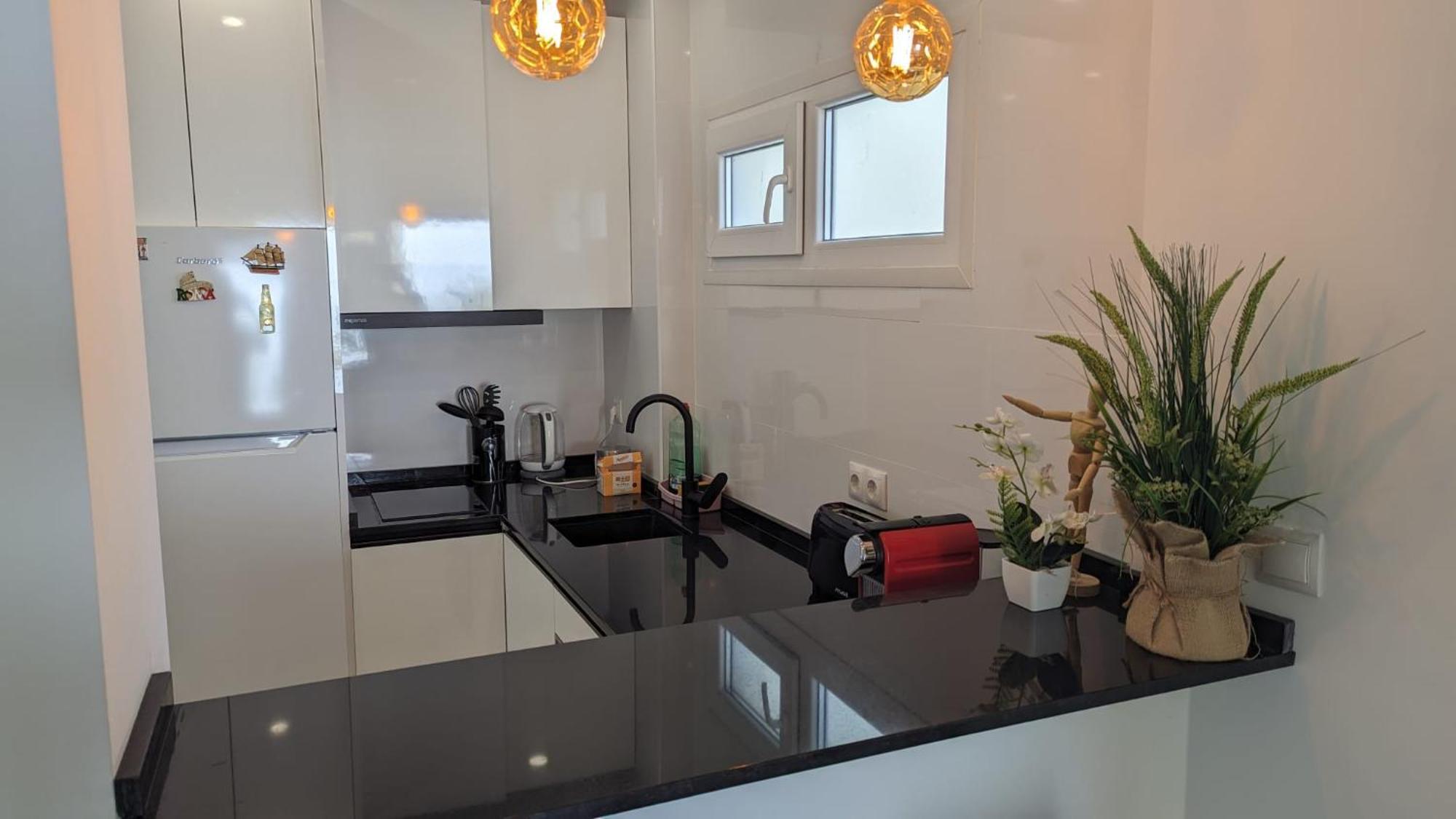Comfortable Studio In Marbella With Sea Views Екстериор снимка